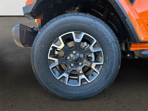 New 2025 Jeep Gladiator Sport w/ Premium Package image 10