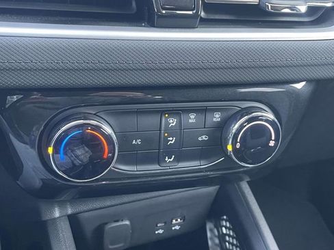 Used 2025 Chevrolet TrailBlazer LT image 19