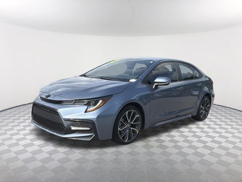 Used 2022 Toyota Corolla SE FWD image 3