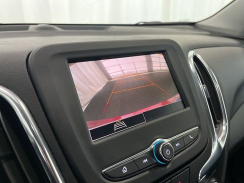 Used 2022 Chevrolet Equinox LT AWD/4WD image 12