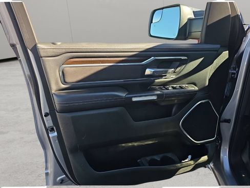 Used 2022 RAM 1500 Laramie AWD/4WD image 11