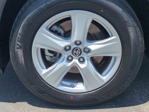 Used 2023 Toyota Highlander LE FWD image 26