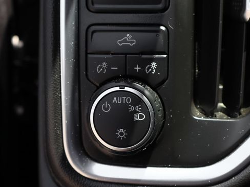 Used 2020 Chevrolet Silverado 1500 LT RWD image 22