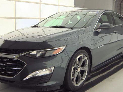 Used 2020 Chevrolet Malibu LT FWD image 3