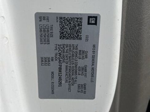 Used 2021 Chevrolet Express 2500 w/ Driver Convenience Package RWD image 4