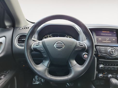 Used 2020 Nissan Pathfinder SV FWD image 12