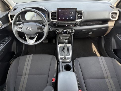 Used 2025 Hyundai Venue SEL FWD image 8