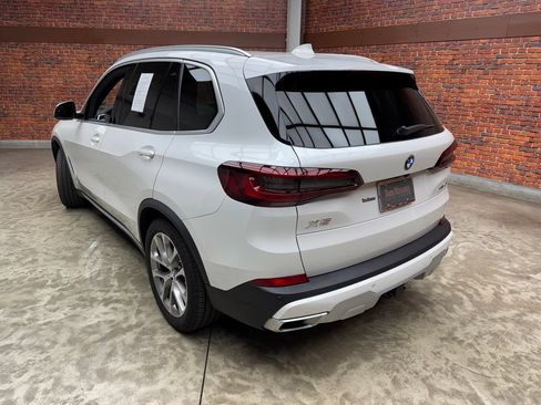 Used 2022 BMW X5 xDrive40i w/ Premium Package AWD/4WD image 2