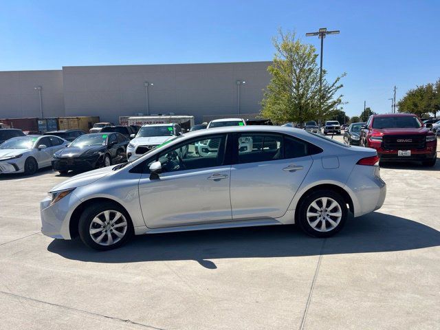 Used 2026 Toyota Corolla LE FWD image 6