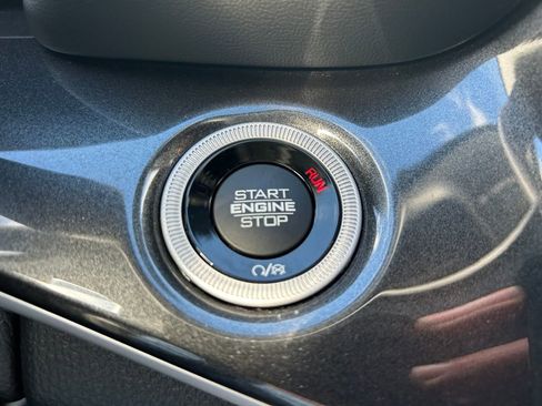 Used 2023 Jeep Grand Cherokee Laredo w/ Luxury Tech Group I image 16