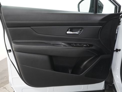Used 2025 Nissan Murano SV AWD/4WD image 21