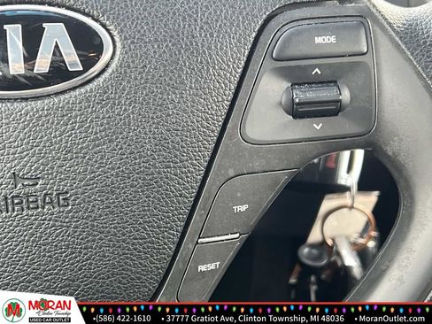 Used 2017 Kia Forte LX image 19