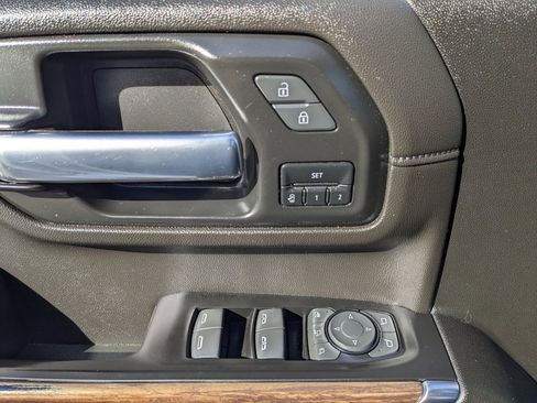 Used 2022 Chevrolet Silverado 2500 High Country w/ Safety Package II image 57