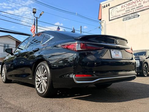 Used 2021 Lexus ES 300h w/ Premium Package FWD image 8