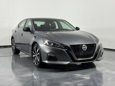 Used 2019 Nissan Altima 2.5 SR AWD/4WD image 3