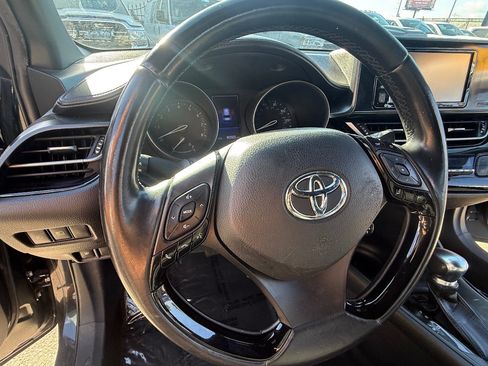 Used 2018 Toyota C-HR XLE FWD image 20
