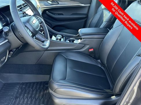 New 2025 Jeep Grand Cherokee Limited image 17