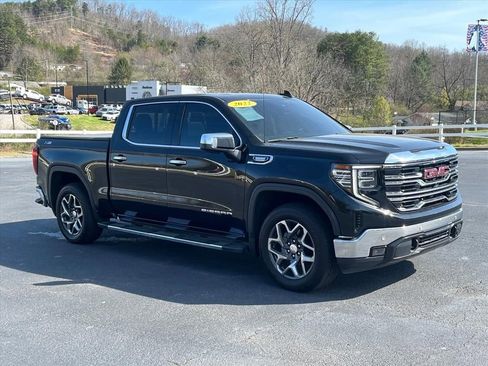 Used 2022 GMC Sierra 1500 SLT w/ SLT Premium Plus Package AWD/4WD image 5