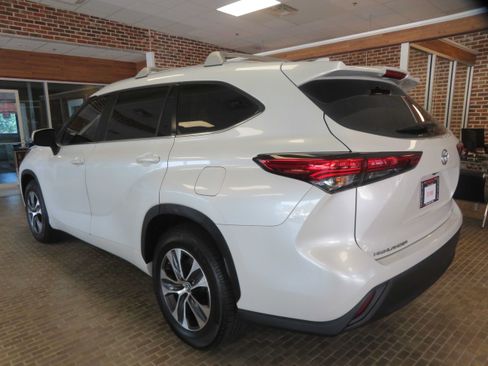 Used 2023 Toyota Highlander XLE FWD image 78
