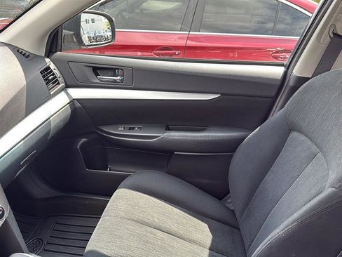 Used 2013 Subaru Outback 2.5i AWD/4WD image 16