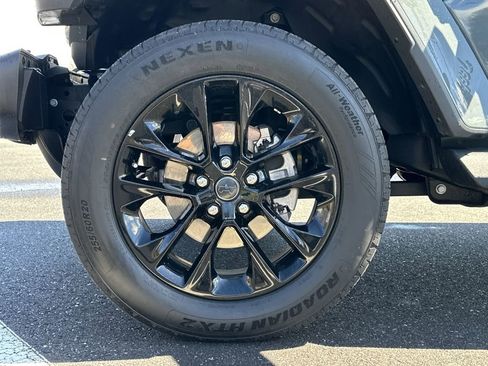 Certified 2025 Jeep Wrangler Unlimited Sahara AWD/4WD image 16