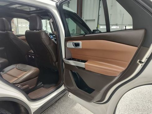 Used 2022 Ford Explorer King Ranch w/ Premium Technology Package AWD/4WD image 20