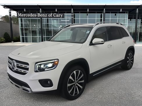 Used 2022 Mercedes-Benz GLB 250 w/ Premium Package Lite image 1