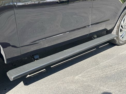 Used 2025 Lincoln Navigator Reserve AWD/4WD image 16