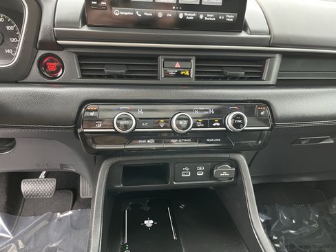 Certified 2023 Honda Pilot Touring image 23