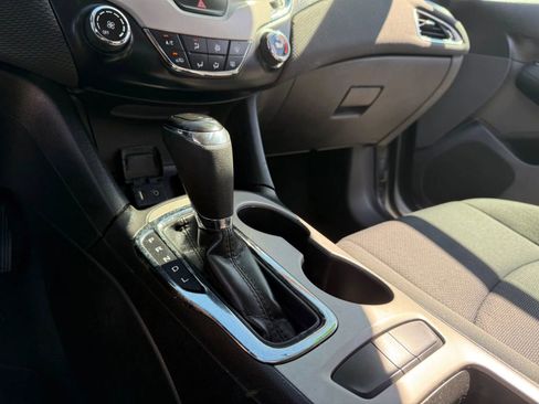 Used 2017 Chevrolet Cruze LS image 23