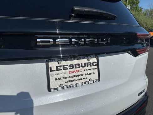 New 2026 GMC Acadia Denali Ultimate w/ LPO, Floor Liner Package AWD/4WD image 70