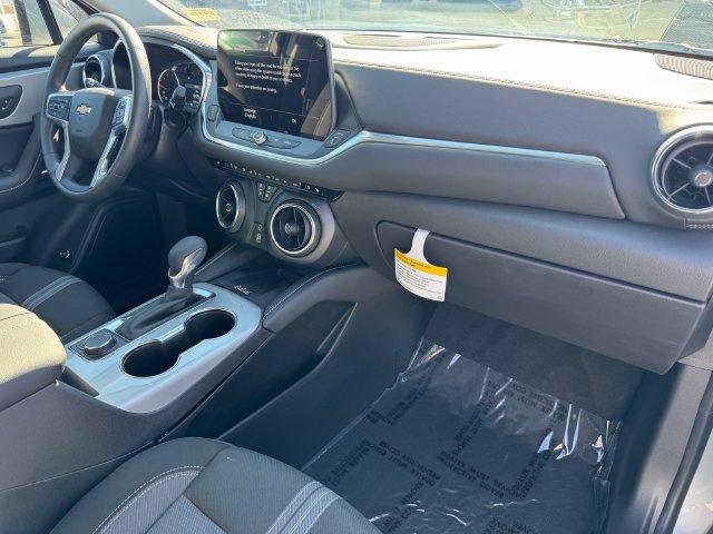 New 2026 Chevrolet Blazer LT w/ LPO, Black Sport Package FWD image 6