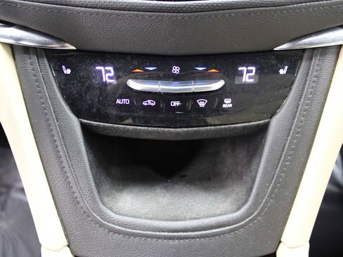 Used 2018 Cadillac XT5 AWD image 31