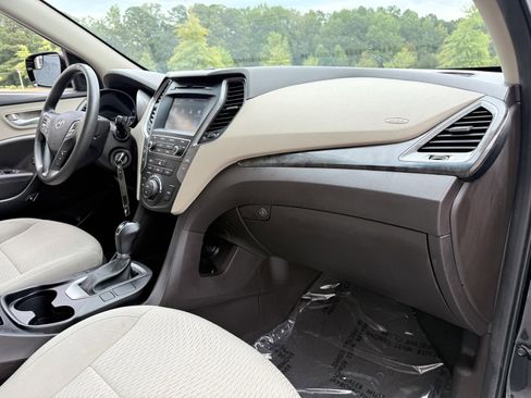 Used 2017 Hyundai Santa Fe Sport image 22