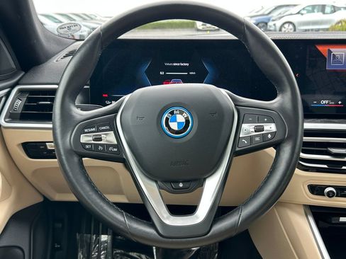Used 2023 BMW i4 eDrive40 w/ Premium Package RWD image 18