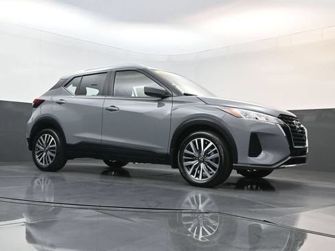 Used 2024 Nissan Kicks SV FWD image 21