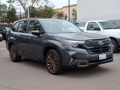 Used 2025 Subaru Forester Sport AWD/4WD image 3