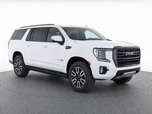 Used 2023 GMC Yukon XL AT4 w/ Technology Package AWD/4WD image 2
