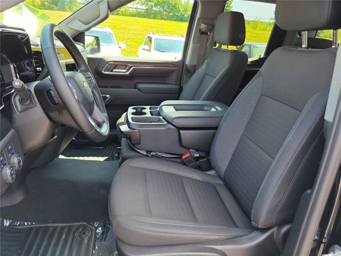 Used 2023 Chevrolet Silverado 1500 LT AWD/4WD image 17