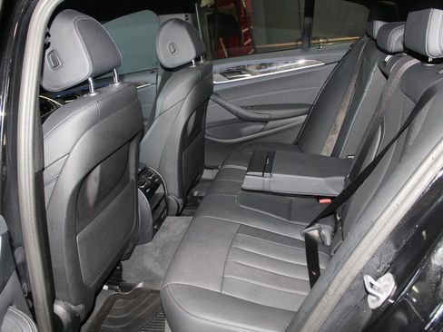 Used 2023 BMW 530i xDrive w/ Convenience Package image 20