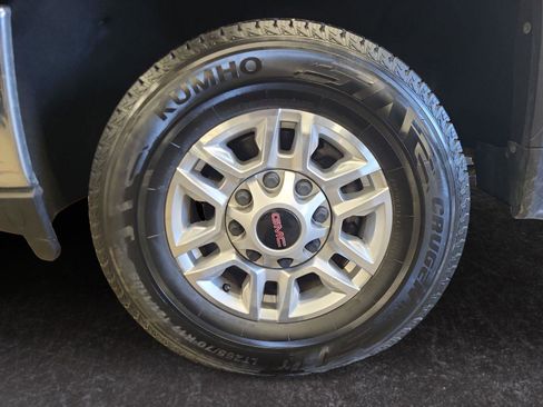 Used 2021 GMC Sierra 2500 SLE w/ SLE Value Package; image 25