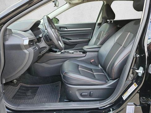 Used 2024 Nissan Altima 2.5 SR FWD image 15