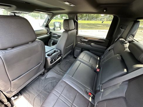 Used 2024 Chevrolet Silverado 3500 High Country w/ High Country Premium Package image 20