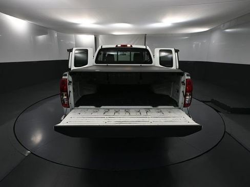 Used 2014 Nissan Frontier SV AWD/4WD image 34
