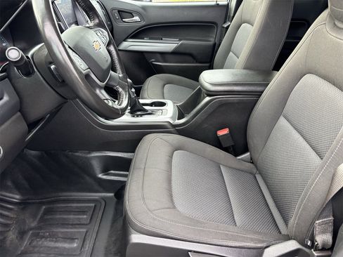 Used 2022 Chevrolet Colorado LT w/ Fleet Safety Package image 19
