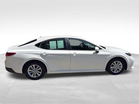 Used 2025 Toyota Camry LE FWD image 5