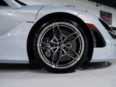 Used 2018 McLaren 720S image 44