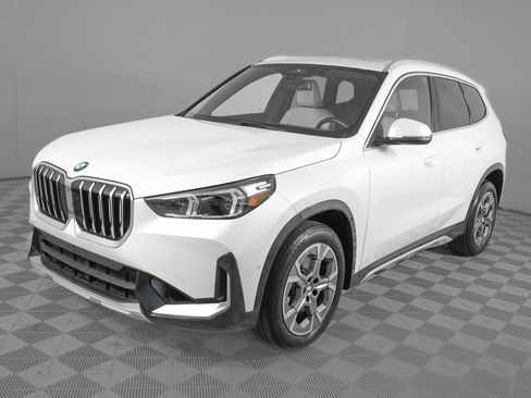 Used 2025 BMW X1 xDrive28i image 8