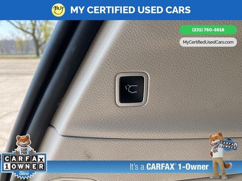 Used 2023 Chrysler Voyager LX image 10