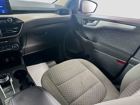 Used 2020 Ford Escape SE image 22